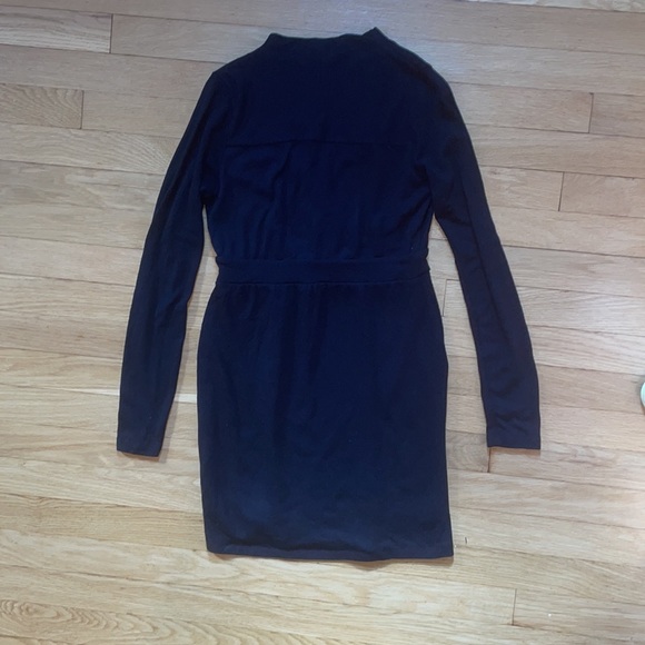 V Neck Knit Dress - Picture 5 of 6